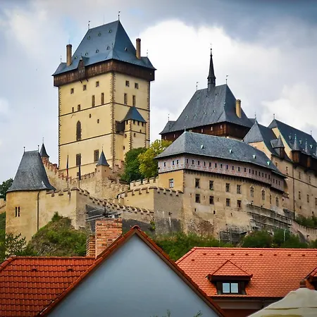 Penzion Karlstejn 招待所